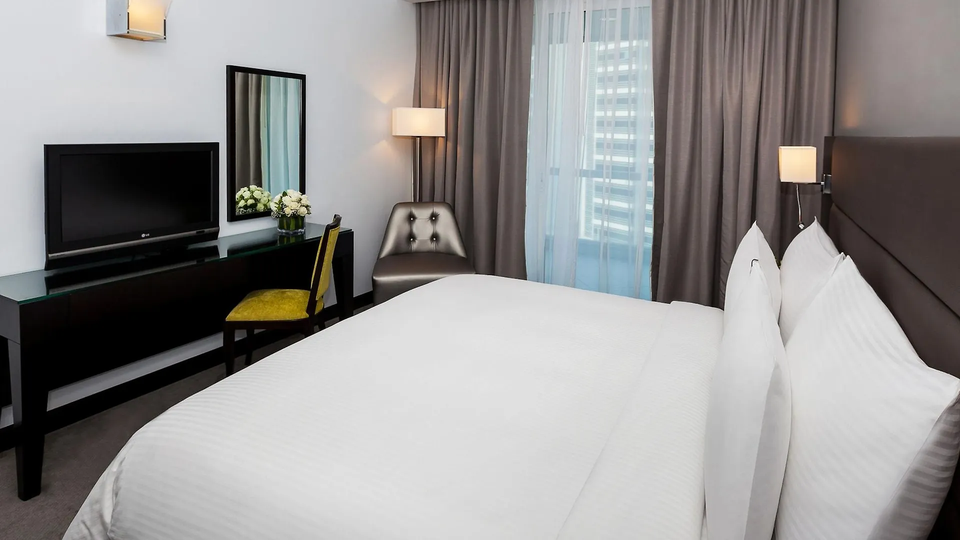 Flora Creek Deluxe Hotel Apartments, Dubai 4*,