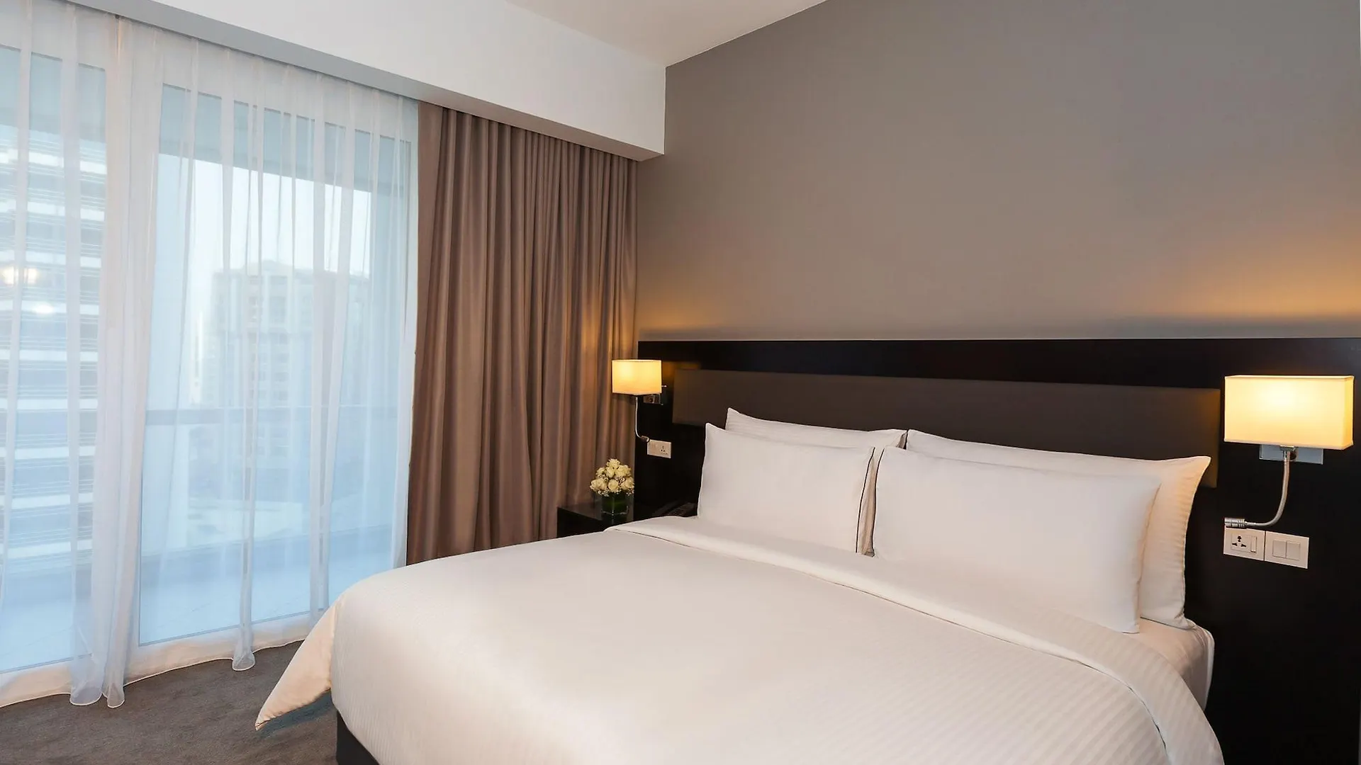 Flora Creek Deluxe Hotel Apartments, Dubai 4*,  Förenade Arabemiraten