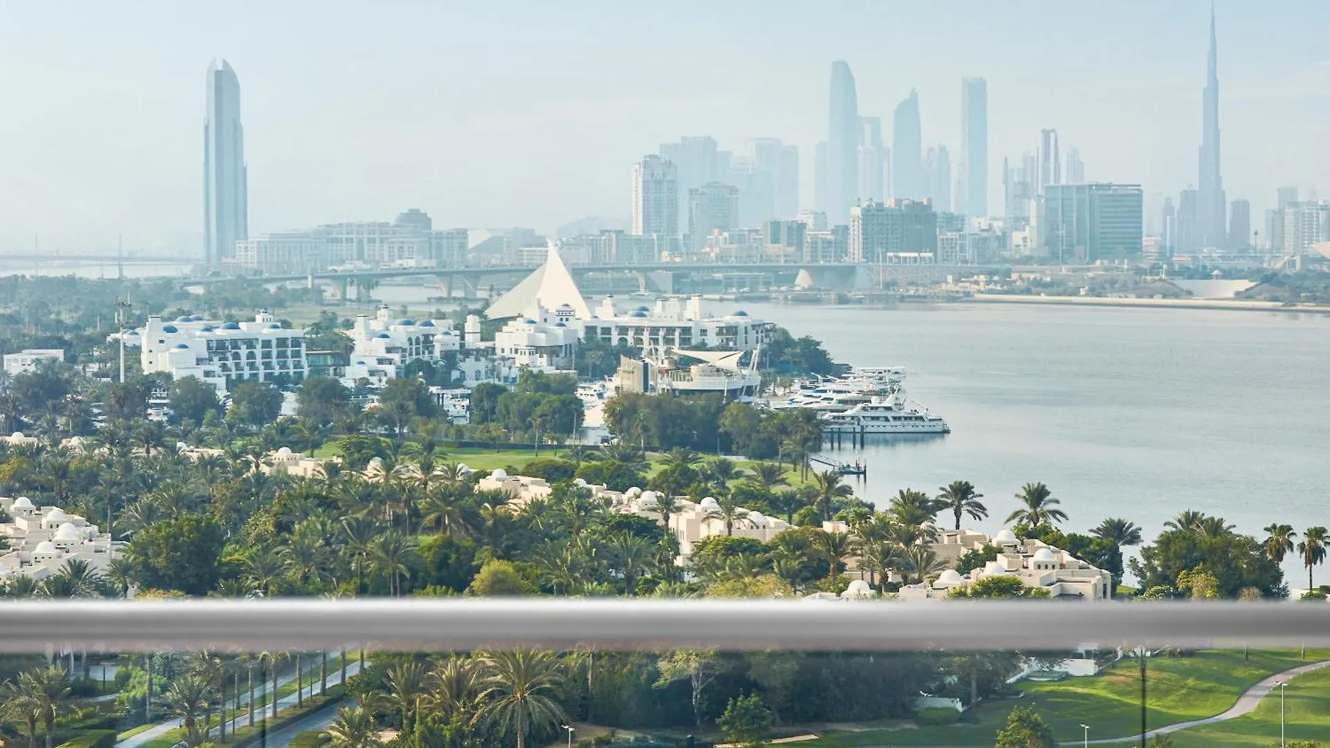 Flora Creek Deluxe Hotel Apartments, Dubai Lägenhetshotell