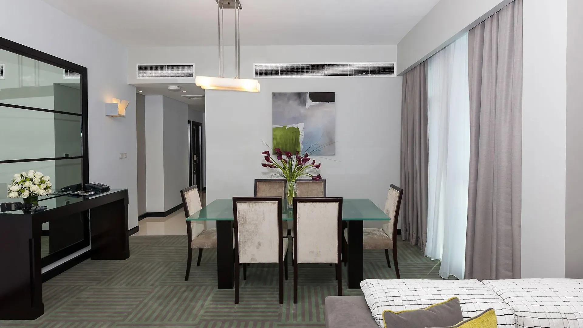 Flora Creek Deluxe Hotel Apartments, Dubaj 4*,