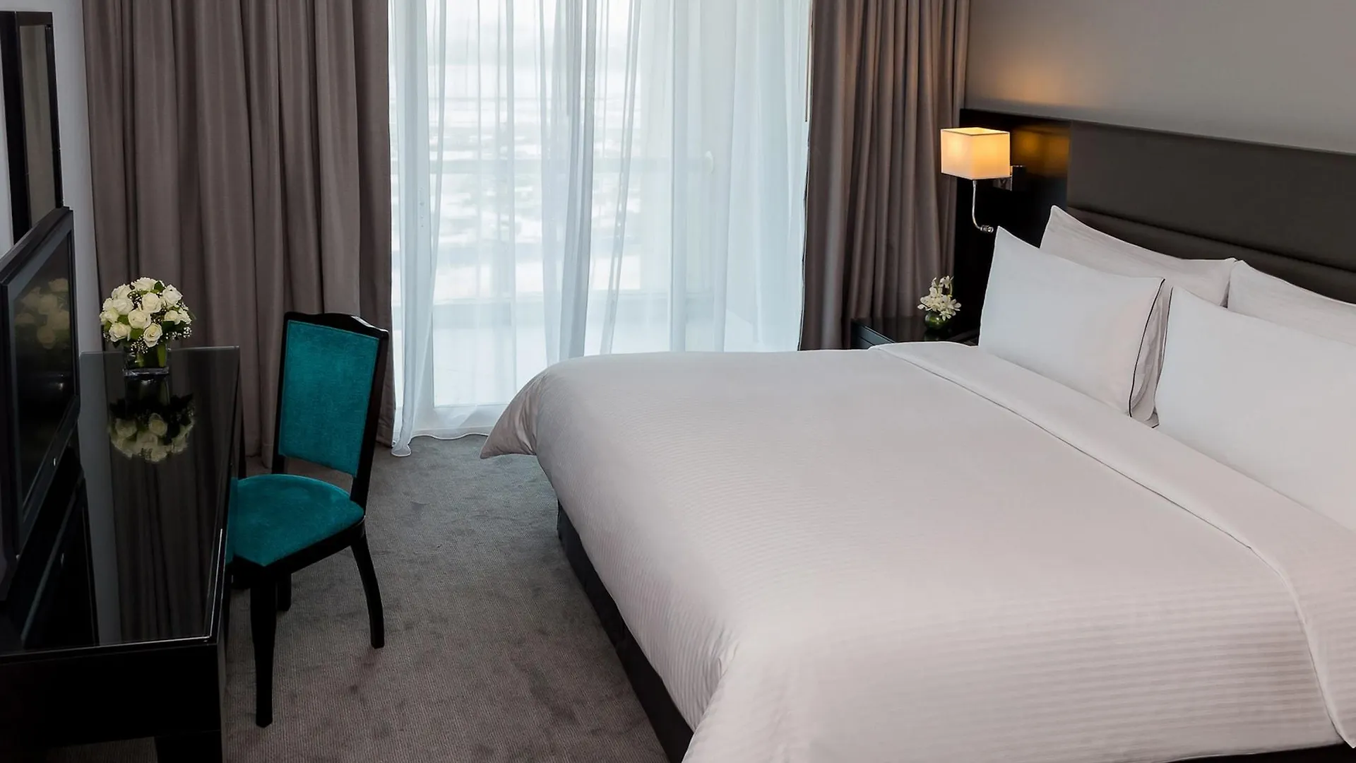 Aparthotel Flora Creek Deluxe Hotel Apartments, Dubaj