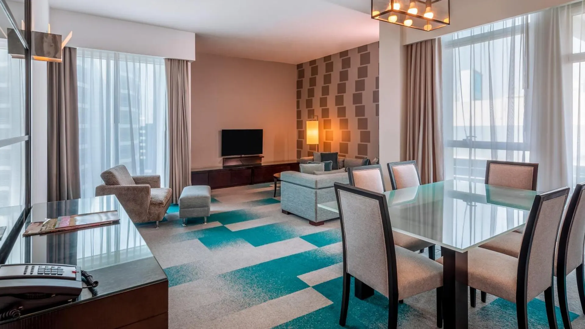 Aparthotel Flora Creek Deluxe Hotel Apartments, Dubaj